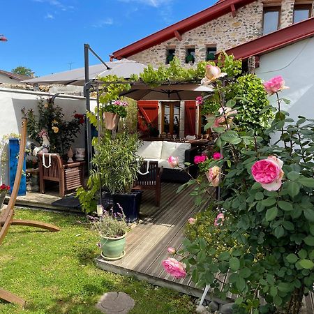 Bed and Breakfast Entre Pays Basque et Béarn Lahontan Exterior foto