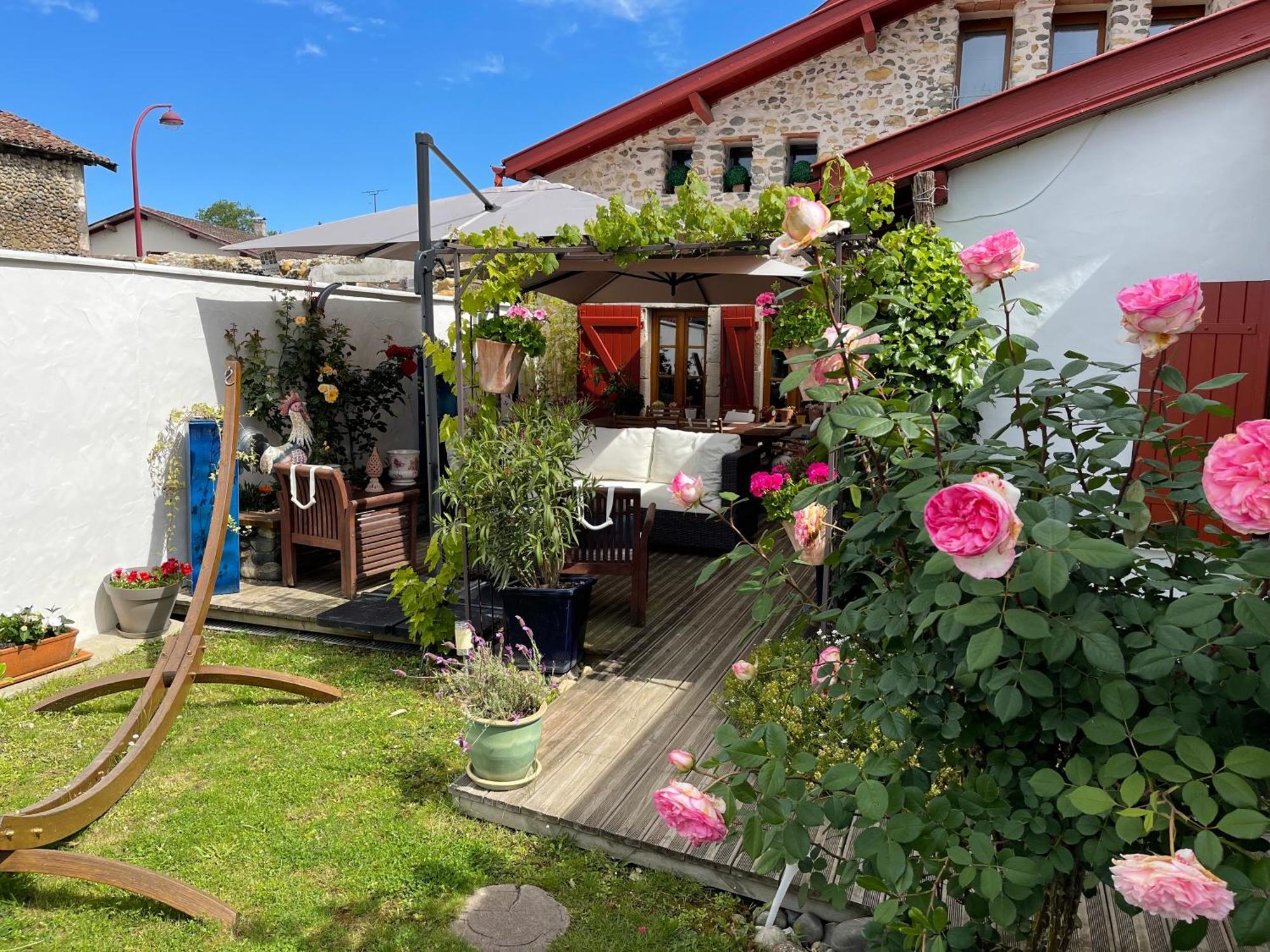 Bed and Breakfast Entre Pays Basque et Béarn Lahontan Exterior foto